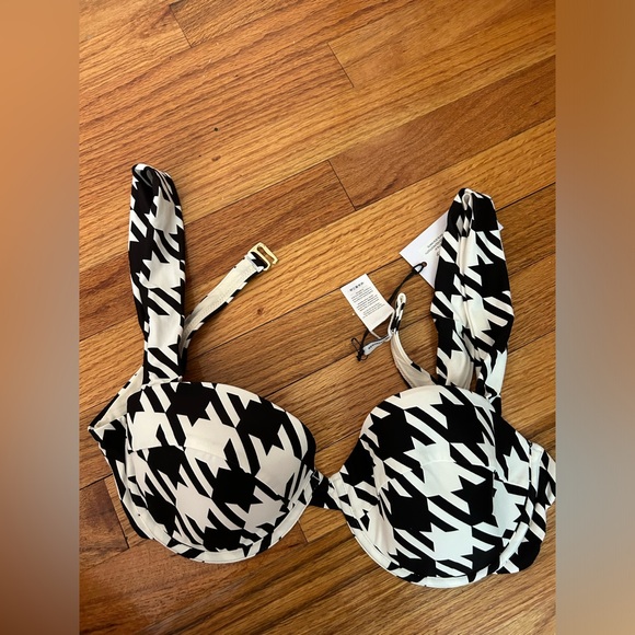 We wore what new bikini with tags medium bottoms large top - Picture 3 of 4